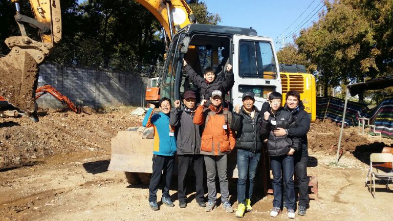2015년 11월 13일 굴삭기과정을 수료하게 될 교육생들의 열정이 멋집니다.