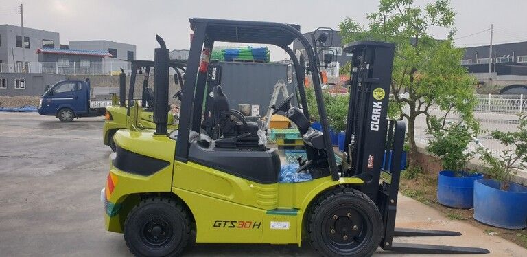 지게차 GTS30H 신장비 구입!