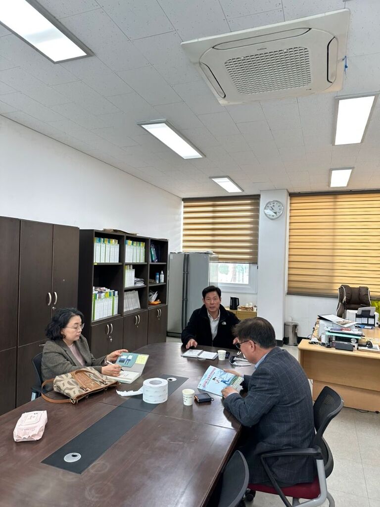2023년 4월10일  청년농업인 특화과정 소형지게차&소형굴착기 교육 [ 주관 : 강화군농업기술센터 ]  